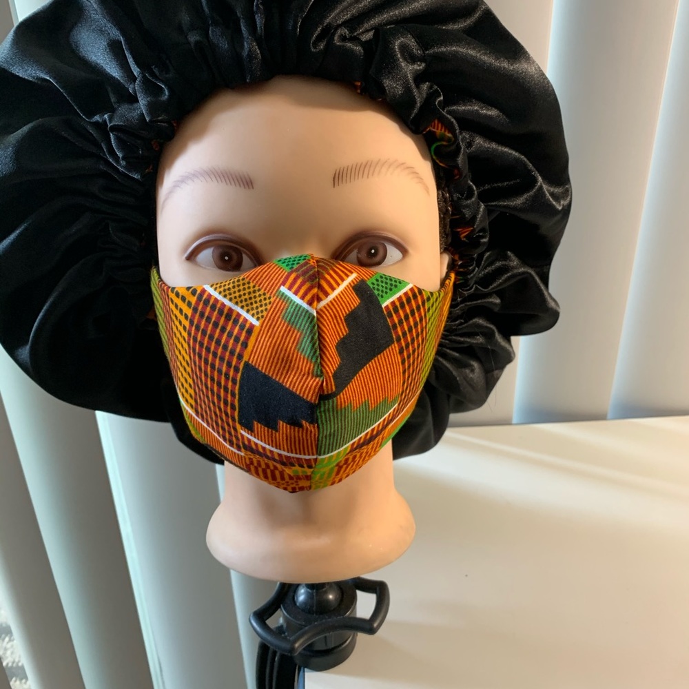 African fabrics and satin hair bonnet - Picture 3 of 5
